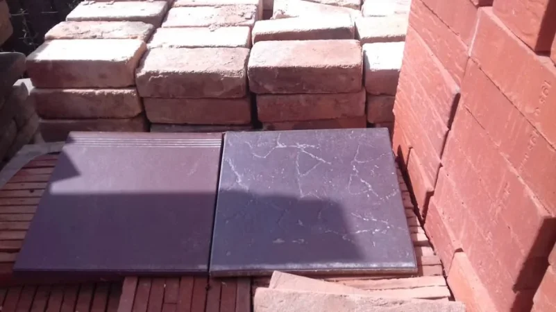 Tirane, shes Tulla shamat të reja dhe të përdorura, oxhaqe, furra, pllaka balte veshjeje, etj 10 €