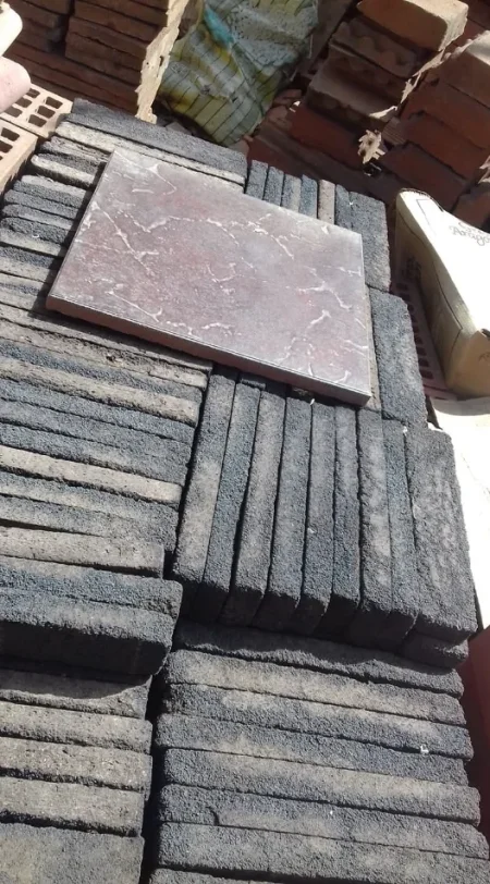Tirane, shes Tulla shamat të reja dhe të përdorura, oxhaqe, furra, pllaka balte veshjeje, etj 10 €