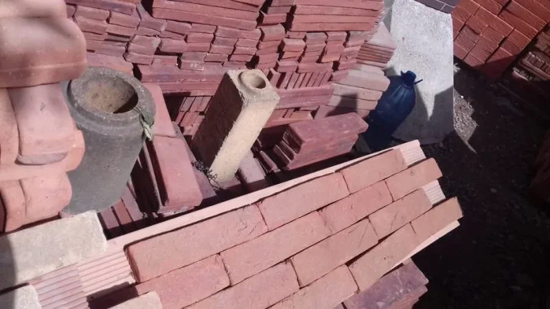 Tirane, shes Tulla shamat të reja dhe të përdorura, oxhaqe, furra, pllaka balte veshjeje, etj 10 €