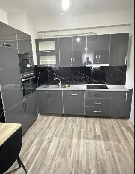 Tirane, jepet me qera apartament 1+1 Kati 2, 66 m² 500 € (Astir)