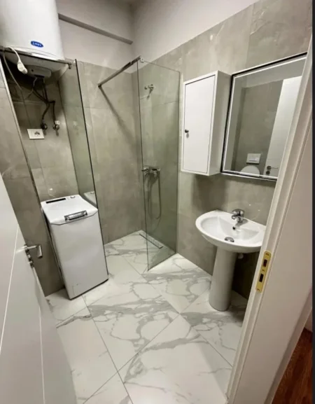 Tirane, jepet me qera apartament 1+1 Kati 2, 66 m² 500 € (Astir)