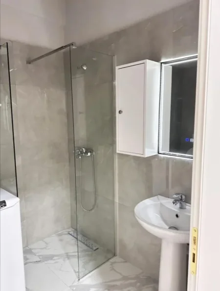 Tirane, jepet me qera apartament 1+1 Kati 2, 66 m² 500 € (Astir)