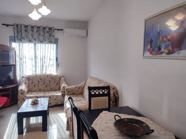 Tirane, jepet me qera apartament+verande | Penthouse 1+1+Aneks+Ballkon Kati 7, 150 m² 320 € (Loni Ligori)