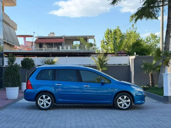 Fier, shes makine OKAZION-PEUGEOT 307SW-2.0 DIESEL-AUTOMATIK PANORAMA-XHAMA TE ZINJ- Nafte, blu automatik Kondicioner 275.000 km 2.300 €
