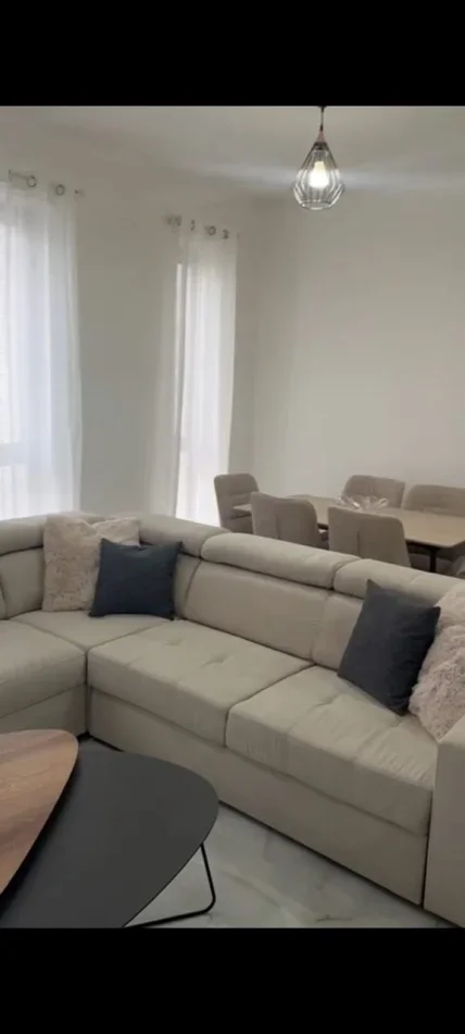 Tirane, jepet me qera apartament 1+1 Kati 4, 80 m² 550 € (Casa Italia)