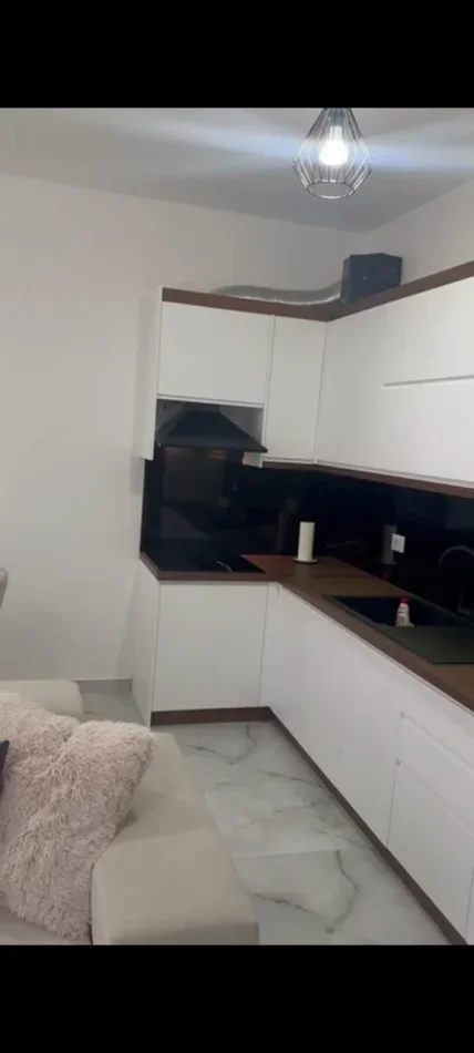 Tirane, jepet me qera apartament 1+1 Kati 4, 80 m² 550 € (Casa Italia)