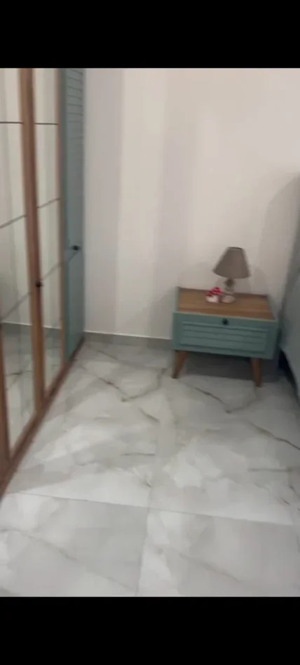 Tirane, jepet me qera apartament 1+1 Kati 4, 80 m² 550 € (Casa Italia)