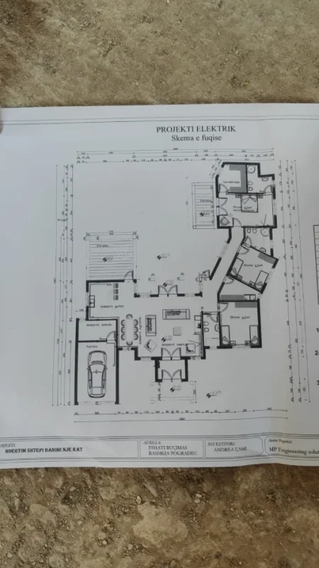 Pogradec, shes Vile 1 Katshe Kati 1, 280 m² 200.000 € (Rruga e Vilave)