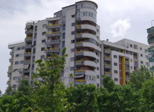Tirane, shitet apartament 2+1 Kati 10, 115 m² 217.000 € (Bulevardi Bajram Curri)