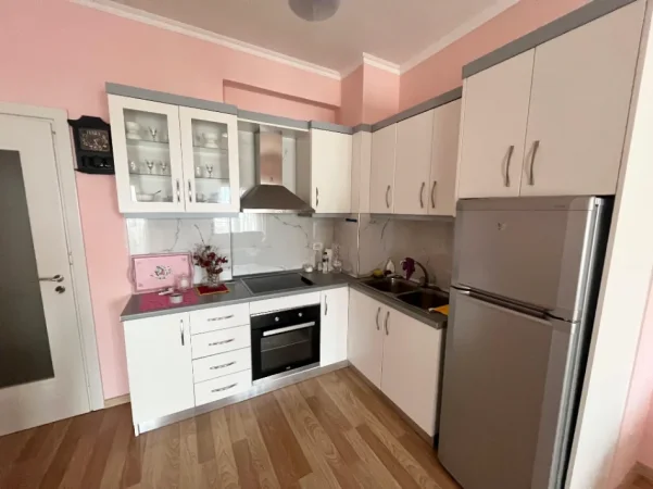 Pogradec, shitet apartament 2+1 , 106.000 € 