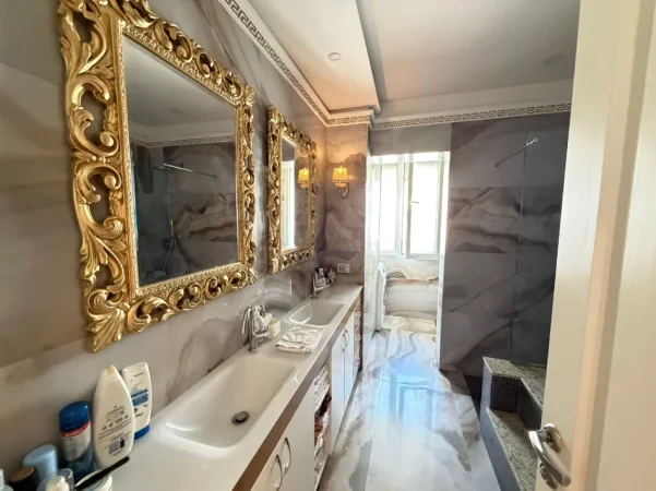 Tirane, shitet apartament 3+1 Kati 2, 116 m² 300.000 €