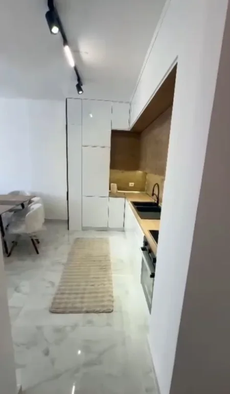 Tirane, jepet me qera apartament 2+1 , 120 m² 600 € 