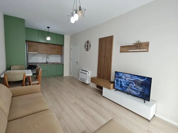 Tirane, jepet me qera apartament 1+1 Kati 8, 70 m² 550 € (Asl 2 tek Ish Venue Club)
