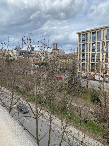 Tirane, jepet me qera apartament 3+1 Kati 5, 110 m² 550 € (Perballe Ministris se Jashtme)