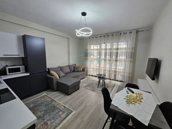 Tirane, jepet me qera apartament 2+1 Kati 7, 99 m² 800 € (RRUGA E DURRESIT)