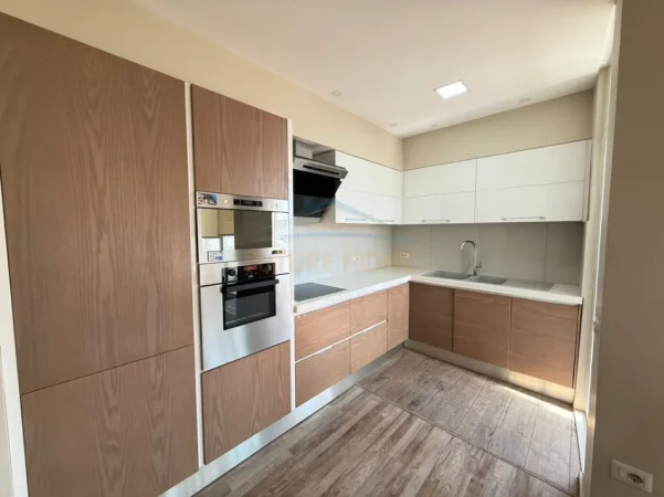 Tirane, shitet apartament 2+1 Kati 4, 125 m² 220.000 € (SELITE)