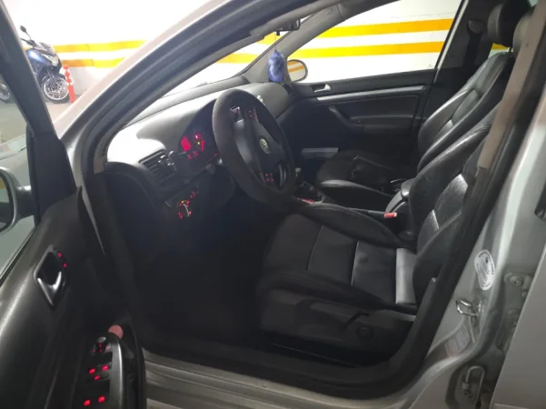 Tirane, shitet makine VW Golf 5 Nafte, gri metalizato automatik Kondicioner 244.000 km 4.400 €