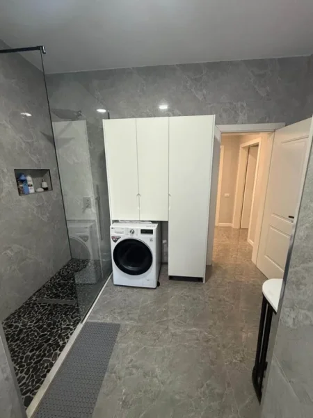 Tirane, jepet me qera apartament 2+1 Kati 3, 120 m² 700 € (Tegu)