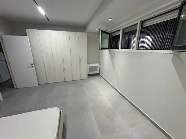 Tirane, jepet me qera apartament 1+1 Kati -1, 75 m² 400 € (Shkolla e bashkuar)