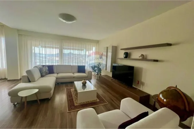 Tirane, jepet me qera apartament , 140 m² 1.500 € 