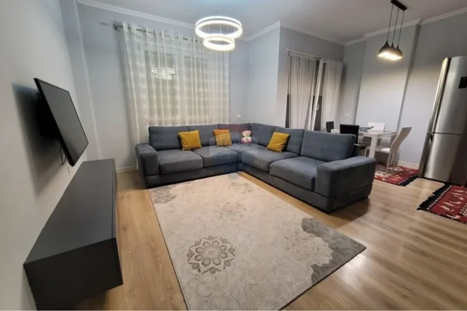 Tirane, jepet me qera apartament , 82 m² 680 € 
