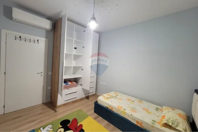 Tirane, jepet me qera apartament , 82 m² 680 € 