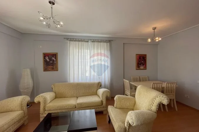 Tirane, jepet me qera apartament , 100 m² 580 € 