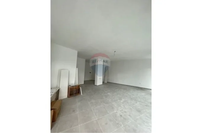 Tirane, jepet me qera , 84 m² 1.100 € (Ambasada Amerikane)