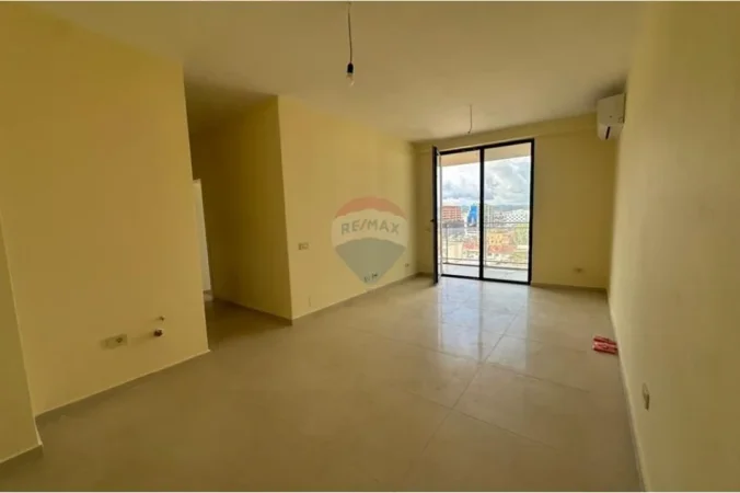 Tirane, jepet me qera , 700 € 