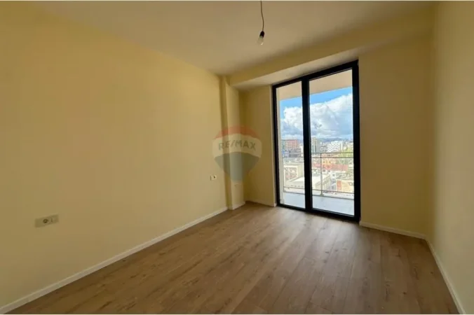 Tirane, jepet me qera , 700 € 