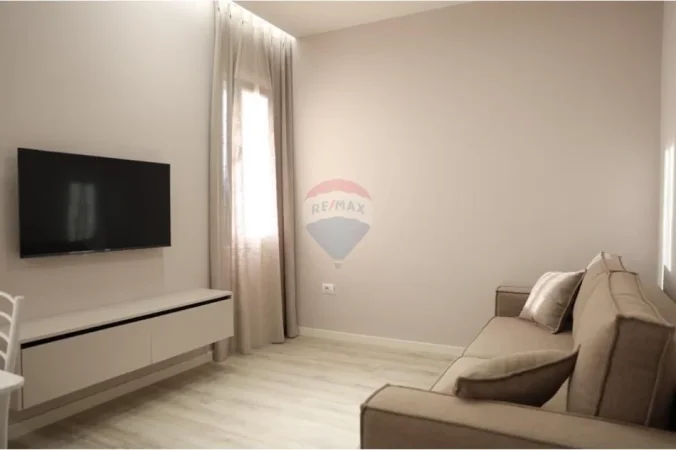 Tirane, jepet me qera apartament , 50 m² 600 € 
