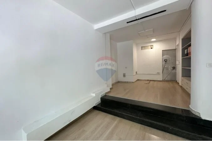 Tirane, jepet me qera , 37 m² 1.100 € 