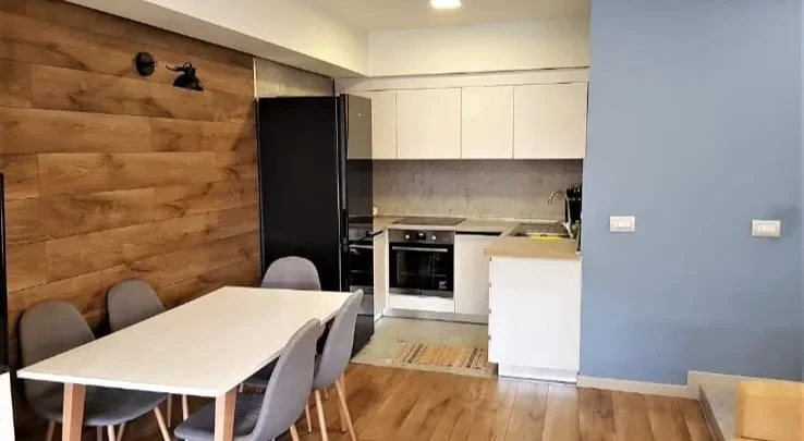 Tirane, jepet me qera apartament 1+1+Ballkon , 650 € 
