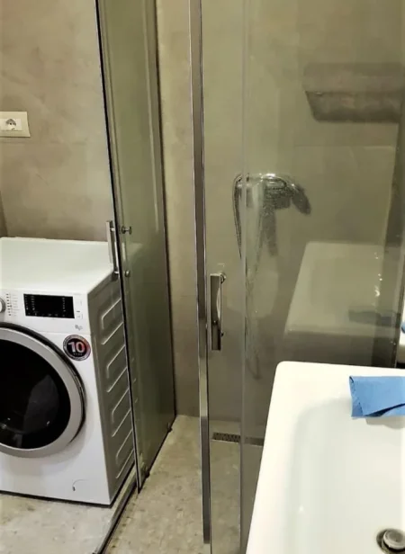 Tirane, jepet me qera apartament 1+1+Ballkon , 650 € 
