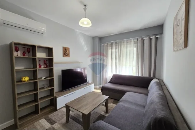 Tirane, jepet me qera apartament , 75 m² 500 € 