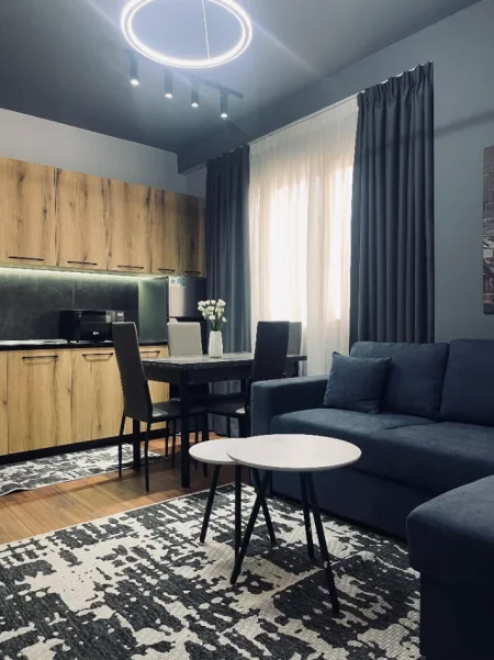 Tirane, jepet me qera apartament 2+1 Kati 1, 100 m² 650 € (Kopshti Botanik)