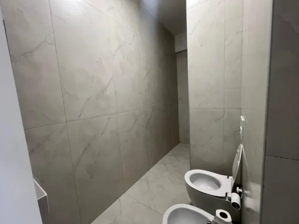 Tirane, jepet me qera apartament 1+1 Kati 3, 55 m² 400 € (Rezidenca OXA, Fresk)