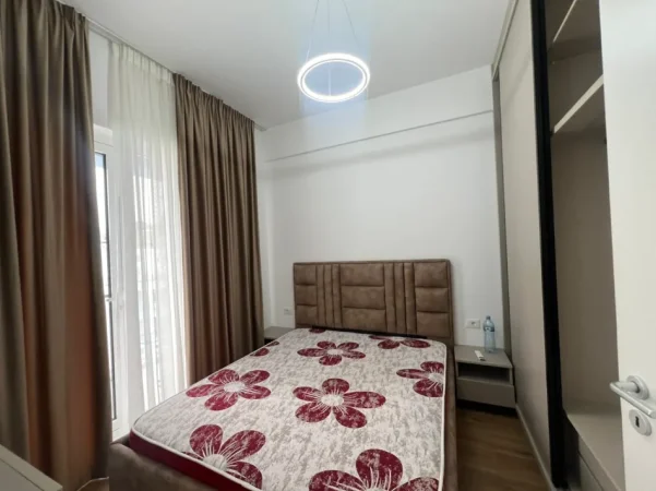 Tirane, jepet me qera apartament 1+1 Kati 3, 55 m² 400 € (Rezidenca OXA, Fresk)