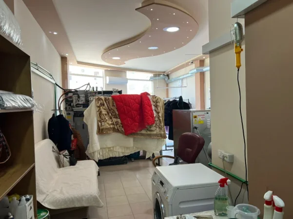Tirane, shitet dyqan , 64 m² 50.000 € (Siri Kodra)