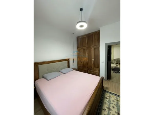 Tirane, jepet me qera apartament 2+1 , 82 m² 700 € (Rruga e Durresit)