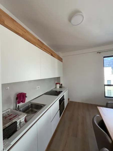 Tirane, shitet apartament 2+1+Ballkon Kati 6, 165 m² 289.200 € (Rezidenca Erli Porcelan)