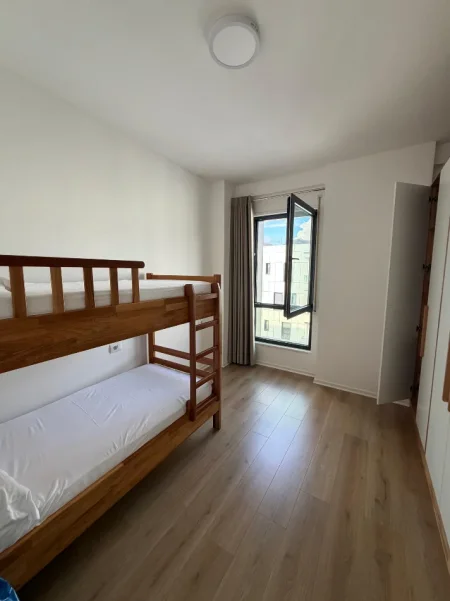 Tirane, shitet apartament 2+1+Ballkon Kati 6, 165 m² 289.200 € (Rezidenca Erli Porcelan)
