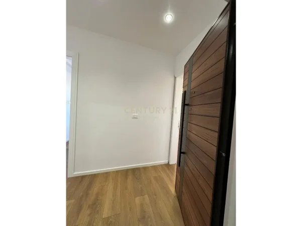 Tirane, shes apartament 2+1+Aneks+Ballkon Kati 4, 75 m² 193.000 € 