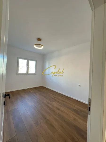 Tirane, shitet apartament 2+1 Kati 4, 75 m² 193.000 € (BRRAKA)