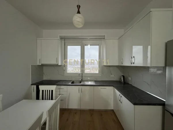 Tirane, jepet me qera Vile 2 Katshe Kati 2, 162 m² 1.300 € 