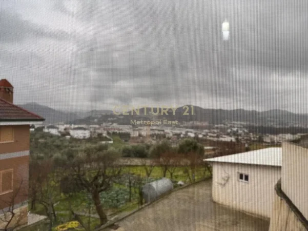 Tirane, jepet me qera Vile 2 Katshe Kati 2, 162 m² 1.300 € 