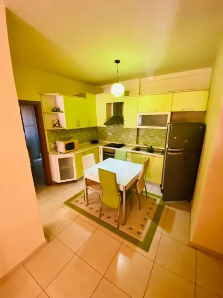 Tirane, jepet me qera apartament 1+1 Kati 1, 65 m² 450 € (Rruga Kodra E Diellit)