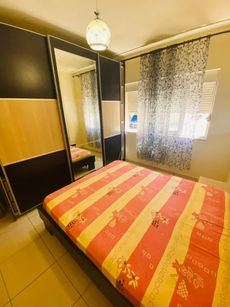 Tirane, jepet me qera apartament 1+1 Kati 1, 65 m² 450 € (Rruga Kodra E Diellit)