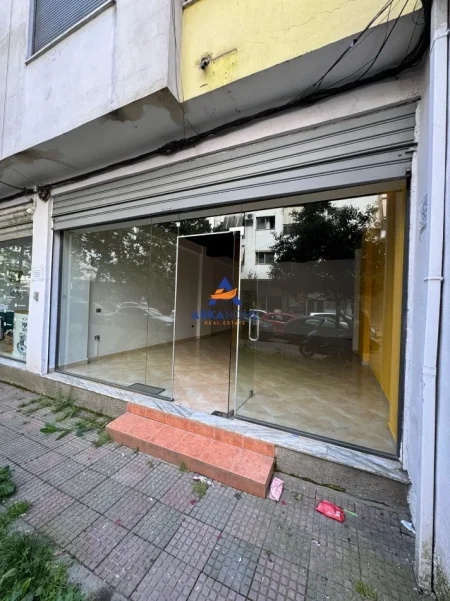 Tirane, shitet ambjent biznesi Kati 0, 76 m² 190.000 € 
