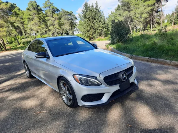 Elbasan, Benzin, gri metalizato automatik Klima 265 km 14.500 €